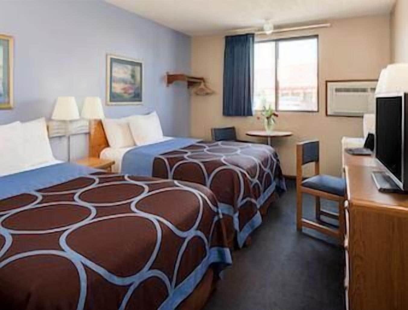 ซูเปอร์ 8 บาย วินด์แฮม แมนแฮตตัน แคนซัส Motel แมนฮัตตัน ภายนอก รูปภาพ